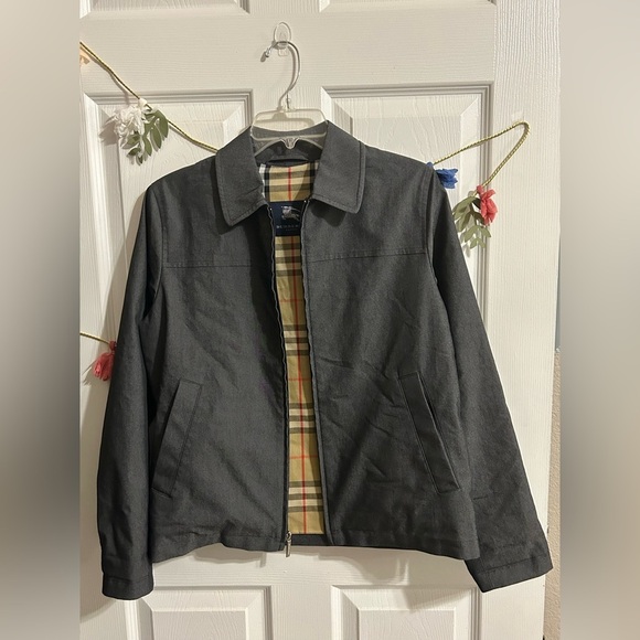 Burberry London Women’s Collared Grey Zip Up Jacket with Plaid Lining - S - Picture 5 of 10